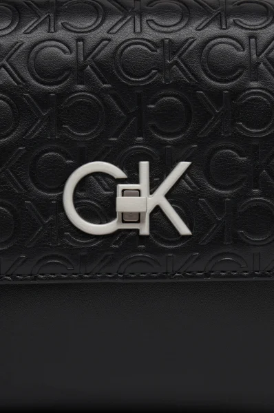Geantă pe umăr RE-LOCK EW CONV CROSSBODY-EMB MN Calvin Klein 	negru	